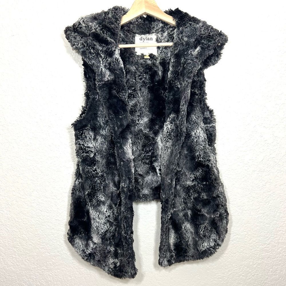 Dylan True Grit Faux Fur Hooded Vest Gray Soft Cozy Warm Size M